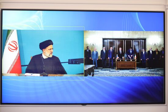 Russia Iran Railway Putin