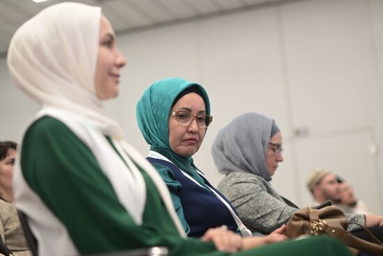 Participants in a session, Russia – Countries of the Muslim World in the New Matrix of International Economic Relations, held during the XIV International Economic Forum "Russia – Islamic World: KazanForum." Crediting the source is mandatory when using the photo. Location: Russia, Republic of Tatarstan, Kazan. Author: Vladimir Astapkovich/ANO “Directorate for Sports and Social Projects”. KAZANFORUM 2023. Russia – Countries of Muslim World in New Matrix of International Economic Relations