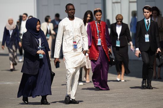 Guests at the 14th Russia - Islamic World: KazanForum International Economic Forum. Crediting the source is mandatory when using the photo. Location: Russia, Republic of Tatarstan, Kazan. Author: Alexei Danichev/ANO “Directorate for Sports and Social Projects”. KAZANFORUM 2023. Sidelines