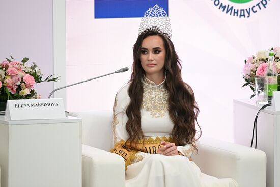 Elena Maksimova, Mrs. Universe 2023, at the opening ceremony of the Women’s Outlook track as part of the XIV International Economic Forum RUSSIA — ISLAMIC WORLD: KAZANFORUM 2023. Crediting the source is mandatory when using the photo. Location: Russia, Republic of Tatarstan, Kazan. Author: Maksim Bogodvid/ANO “Directorate for Sports and Social Projects”. Opening ceremony of the Women’s Outlook track