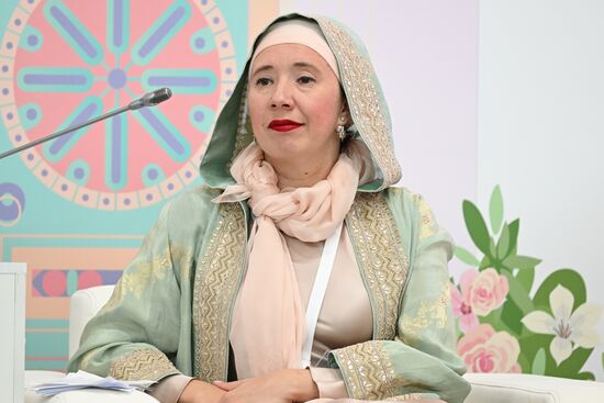 Alsu Nabieva, Rector of the Russian University of Cooperation, Head of the Association of women deputies of the State Council of the Republic of Tatarstan Merkhemet – Mercy, at the opening ceremony of the Women’s Outlook track as part of the XIV International Economic Forum RUSSIA — ISLAMIC WORLD: KAZANFORUM 2023. Crediting the source is mandatory when using the photo. Location: Russia, Republic of Tatarstan, Kazan. Author: Maksim Bogodvid/ANO “Directorate for Sports and Social Projects”. Opening ceremony of the Women’s Outlook track