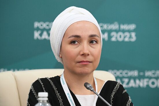 Aigul Gabdrakhmanova, Director of GBU MC "Selet." Press conference on the opening of 9th Kazan Forum of Young Entrepreneurs of OIC Countries, during the 14th Russia - Islamic World: KazanForum International Economic Forum. Crediting the source is mandatory when using the photo. Location: Russia, Republic of Tatarstan, Kazan. Author: Ramil Sitdikov/ANO “Directorate for Sports and Social Projects”. KAZANFORUM 2023. Press conference on the opening of 9th Kazan Forum of Young Entrepreneurs of OIC Countries