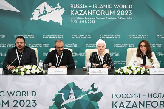 From left: Tariq Nureldin Mohamed, founder of the startup OTO Courses (Egypt), Ziad Baruni, storytelling expert, pitching and critical thinking coach, business consultant (Jordan), Aigul Gabdrakhmanova, Director of GBU MC "Selet," Aidan Bagirli, Assistant to General Director of the Eurasian Office of the OIC Youth Forum (Azerbaijan). Press conference on the opening of 9th Kazan Forum of Young Entrepreneurs of OIC Countries, during the 14th Russia - Islamic World: KazanForum International Economic Forum. Crediting the source is mandatory when using the photo. Location: Russia, Republic of Tatarstan, Kazan. Author: Ramil Sitdikov/ANO “Directorate for Sports and Social Projects”. KAZANFORUM 2023. Press conference on the opening of 9th Kazan Forum of Young Entrepreneurs of OIC Countries