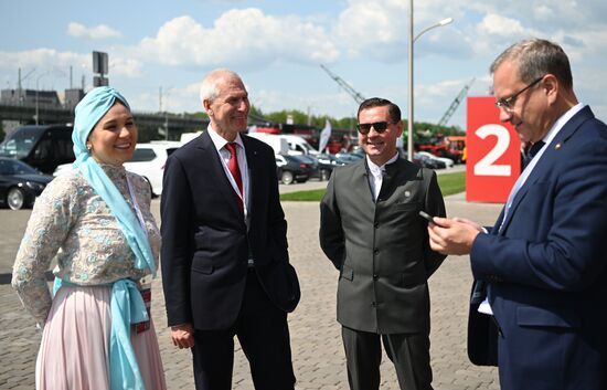 From left: Taliya Minullina, Director of the Tatarstan Investment Development Agency and Russian Minister of Sports Oleg Matytsin at the 14th Russia - Islamic World: KazanForum International Economic Forum. Crediting the source is mandatory when using the photo. Location: Russia, Republic of Tatarstan, Kazan. Author: Svetlana Shevchenko/ANO “Directorate for Sports and Social Projects”. KAZANFORUM 2023. Sidelines