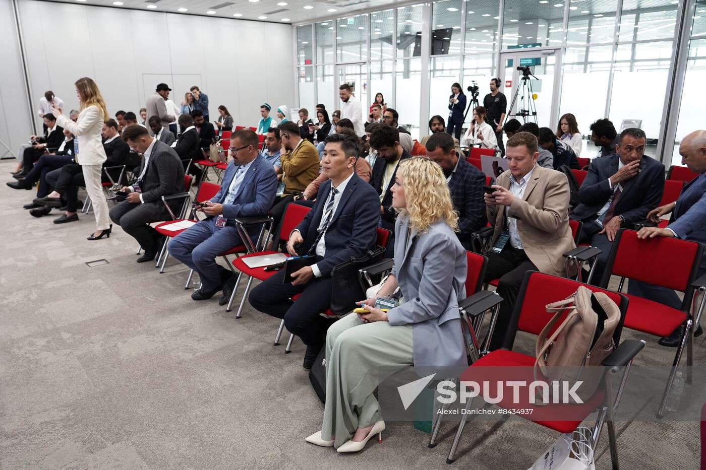 KAZANFORUM 2023. Development of Young Entrepreneurship in Russia and OIC Countries: Difficulties and Ways of its Solving