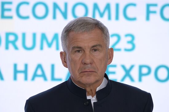 Head of the Republic of Tatarstan Rustam Minnikhanov at an official opening ceremony of the international exhibition RUSSIA HALAL EXPO 2023, part of the 14th International Economic Forum RUSSIA — ISLAMIC WORLD: KAZANFORUM. Crediting the source is mandatory when using the photo. Location: Russia, Republic of Tatarstan, Kazan. Author: Evgeny Biyatov/ANO “Directorate for Sports and Social Projects”. KAZANFORUM 2023. Official opening ceremony of international exhibition RUSSIA HALAL EXPO 2023