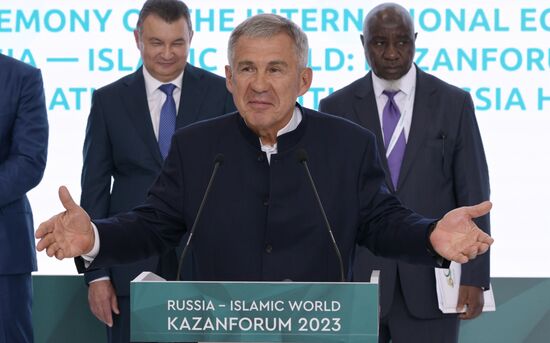 Foreground: Head of the Tatarstan Republic Rustam Minnikhanov at an official opening ceremony of the international exhibition RUSSIA HALAL EXPO 2023, part of the 14th International Economic Forum RUSSIA — ISLAMIC WORLD: KAZANFORUM. Crediting the source is mandatory when using the photo. Location: Russia, Republic of Tatarstan, Kazan. Author: Evgeny Biyatov/ANO “Directorate for Sports and Social Projects”. KAZANFORUM 2023. Official opening ceremony of international exhibition RUSSIA HALAL EXPO 2023
