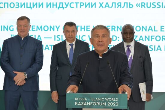Left: Russian Deputy Prime Minister Marat Khusnullin and Head of the Tatarstan Republic Rustam Minnikhanov, third left, at an official opening ceremony of the international exhibition RUSSIA HALAL EXPO 2023, part of the 14th International Economic Forum RUSSIA — ISLAMIC WORLD: KAZANFORUM. Crediting the source is mandatory when using the photo. Location: Russia, Republic of Tatarstan, Kazan. Author: Evgeny Biyatov/ANO “Directorate for Sports and Social Projects”. KAZANFORUM 2023. Official opening ceremony of international exhibition RUSSIA HALAL EXPO 2023