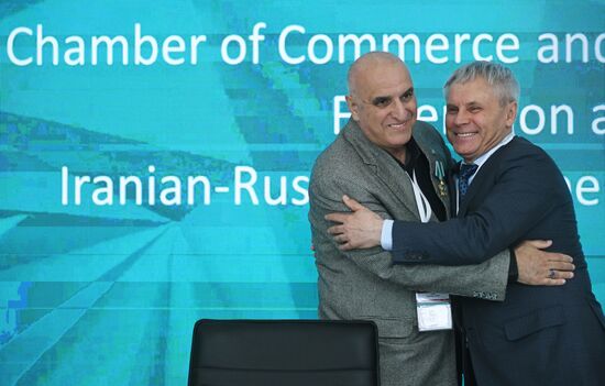 KAZANFORUM 2023. Signing documents