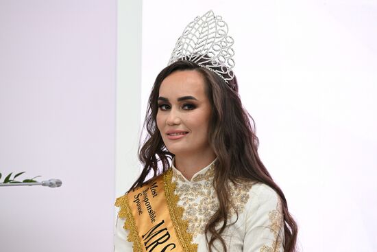 Mrs. Universe 2023 Yelena Maksimova at the Beauty and Health According to Sharia Standards session held as part of the 14th Russia - Islamic World: KazanForum International Economic Forum. Crediting the source is mandatory when using the photo. Location: Russia, Republic of Tatarstan, Kazan. Author: Maksim Bogodvid/ANO “Directorate for Sports and Social Projects”. KAZANFORUM 2023. Beauty and health according to Sharia standards