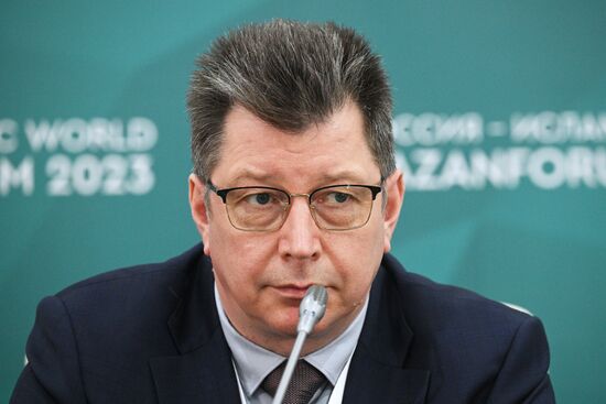 Sergey Saiganov, Doctor of Medical Sciences, Professor, Rector of the Mechnikov Northwestern State Medical University, at a press conference on Russian universities' international cooperation with Kazakhstan and Uzbekistan, held as part of the 14th Russia - Islamic World: KazanForum International Economic Forum. Crediting the source is mandatory when using the photo. Location: Russia, Republic of Tatarstan, Kazan. Author: Ramil Sitdikov/ANO “Directorate for Sports and Social Projects”. KAZANFORUM 2023. Press conference on international cooperation of Russian universities with Kazakhstan and Uzbekistan