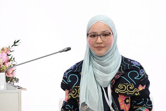 Begimai Ismanova, Ambassador of FitJab fitness app for Muslim women, at the Beauty and Health According to Sharia Standards session held as part of the 14th Russia - Islamic World: KazanForum International Economic Forum. Crediting the source is mandatory when using the photo. Location: Russia, Republic of Tatarstan, Kazan. Author: Maksim Bogodvid/ANO “Directorate for Sports and Social Projects”. KAZANFORUM 2023. Beauty and health according to Sharia standards