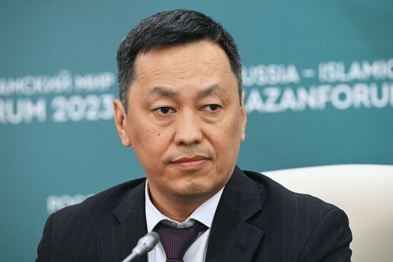 Altai Dyusupov, Doctor of Medical Sciences, Rector of the Semey Medical University, Republic of Kazakhstan, at a press conference on Russian universities' international cooperation with Kazakhstan and Uzbekistan, held as part of the 14th Russia - Islamic World: KazanForum International Economic Forum. Crediting the source is mandatory when using the photo. Location: Russia, Republic of Tatarstan, Kazan. Author: Ramil Sitdikov/ANO “Directorate for Sports and Social Projects”. KAZANFORUM 2023. Press conference on international cooperation of Russian universities with Kazakhstan and Uzbekistan