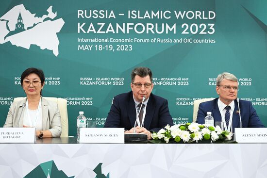 From left: Botagoz Turdalieva, Doctor of Medical Sciences, Professor, Rector of the Kazakhstan Medical University - Higher School of Public Health, Republic of Kazakhstan, Sergey Saiganov, Doctor of Medical Sciences, Professor, Rector of the Mechnikov Northwestern State Medical University, and Alexey Sozinov, Doctor of Medical Sciences, Professor, Rector of the Kazan State Medical University under the Ministry of Health of the Russian Federation, at a press conference on Russian universities' international cooperation with Kazakhstan and Uzbekistan, held as part of the 14th Russia - Islamic World: KazanForum International Economic Forum. Crediting the source is mandatory when using the photo. Location: Russia, Republic of Tatarstan, Kazan. Author: Ramil Sitdikov/ANO “Directorate for Sports and Social Projects”. KAZANFORUM 2023. Press conference on international cooperation of Russian universities with Kazakhstan and Uzbekistan