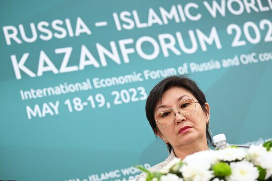 Botagoz Turdalieva, Doctor of Medical Sciences, Professor, Rector of the Kazakhstan Medical University - Higher School of Public Health, Republic of Kazakhstan, at a press conference on Russian universities' international cooperation with Kazakhstan and Uzbekistan, held as part of the 14th Russia - Islamic World: KazanForum International Economic Forum. Crediting the source is mandatory when using the photo. Location: Russia, Republic of Tatarstan, Kazan. Author: Ramil Sitdikov/ANO “Directorate for Sports and Social Projects”. KAZANFORUM 2023. Press conference on international cooperation of Russian universities with Kazakhstan and Uzbekistan