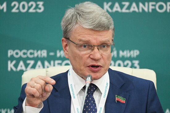 Professor Alexei Sozinov, DSc (Medicine), Rector of Kazan State Medical University of the Russian Ministry of Healthcare, at a press conference on international cooperation of Russian universities with Kazakhstan and Uzbekistan, part of the 14th International Economic Forum RUSSIA — ISLAMIC WORLD: KAZANFORUM. Crediting the source is mandatory when using the photo. Location: Russia, Republic of Tatarstan, Kazan. Author: Ramil Sitdikov/ANO “Directorate for Sports and Social Projects”. KAZANFORUM 2023. Press conference on international cooperation of Russian universities with Kazakhstan and Uzbekistan