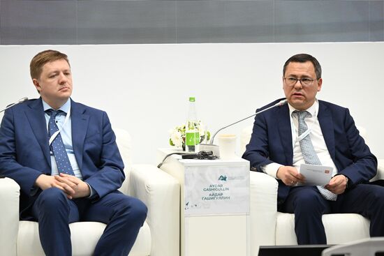 Left: Andrei Filippov, Digital Economy Deputy Director for International Cooperation, and Aidar Gashigullin, Trade representative of the Russian Federation in Turkiye, at the Exporting IT Solutions to OIC Countries panel discussion held as part of the 14th Russia - Islamic World: KazanForum International Economic Forum. Crediting the source is mandatory when using the photo. Location: Russia, Republic of Tatarstan, Kazan. Author: Maksim Bogodvid/ANO “Directorate for Sports and Social Projects”. KAZANFORUM 2023. Exporting IT Solutions to OIC Countries