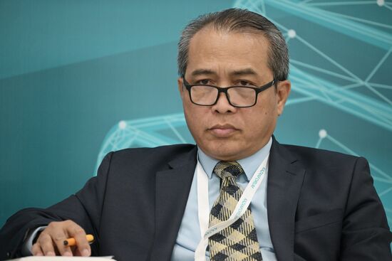 Nanang Xiaiful Fadilla, Coordinator for Information Policy, Social and Cultural Issues, Embassy of the Republic of Indonesia in the Russian Federation and the Republic of Belarus. Open University Russia-Islamic World, a session during the 14th Russia - Islamic World: KazanForum International Economic Forum. Crediting the source is mandatory when using the photo. Location: Russia, Republic of Tatarstan, Kazan. Author: Vladimir Astapkovich/ANO “Directorate for Sports and Social Projects”. KAZANFORUM 2023. Open University Russia-Islamic World