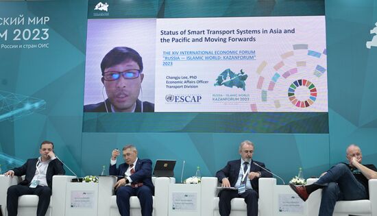 UNESCAP projects on ITS, results of regional cooperation on IT development by Changiu Lee at the Unmanned Technologies held as part of the 14th Russia - Islamic World: KazanForum International Economic Forum. Crediting the source is mandatory when using the photo. Location: Russia, Republic of Tatarstan, Kazan. Author: Vladimir Astapkovich/ANO “Directorate for Sports and Social Projects”. KAZANFORUM 2023. Unmanned Technologies