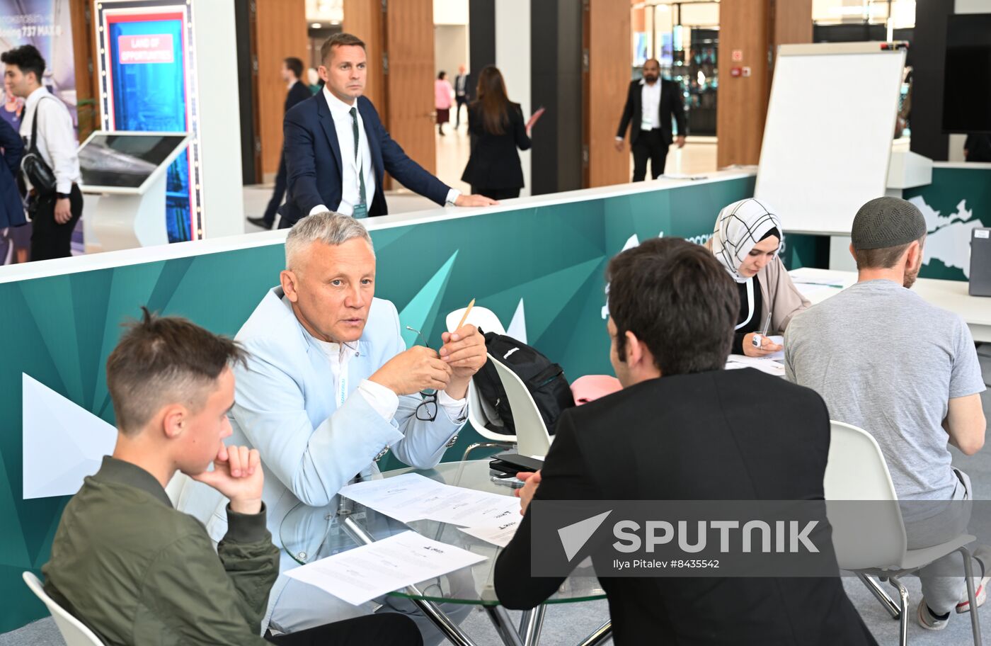 KAZANFORUM 2023. Conducting a climate business game on the model of EN-ROADS