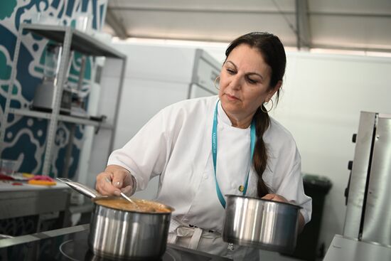 Opening of the International Cup of Chefs KazanForum 2023 as part of the 14th Russia - Islamic World: KazanForum International Economic Forum. Chefs' national teams from 11 countries will compete in the art of cuistine. Crediting the source is mandatory when using the photo. Location: Russia, Republic of Tatarstan, Kazan. Author: Svetlana Shevchenko/ANO “Directorate for Sports and Social Projects”. KAZANFORUM 2023. Dialogue of Cultures: Opening of the International Cup of Chefs KazanForum 2023