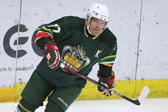 Nizhnekamsk Mayor Aidar Metshin during the Golden Puck hockey tournament held as part of the 14th Russia - Islamic World: KazanForum International Economic Forum. Crediting the source is mandatory when using the photo. Location: Russia, Republic of Tatarstan, Kazan. Author: Ramil Sitdikov/ANO “Directorate for Sports and Social Projects”. KAZANFORUM 2023. Golden Puck tournament