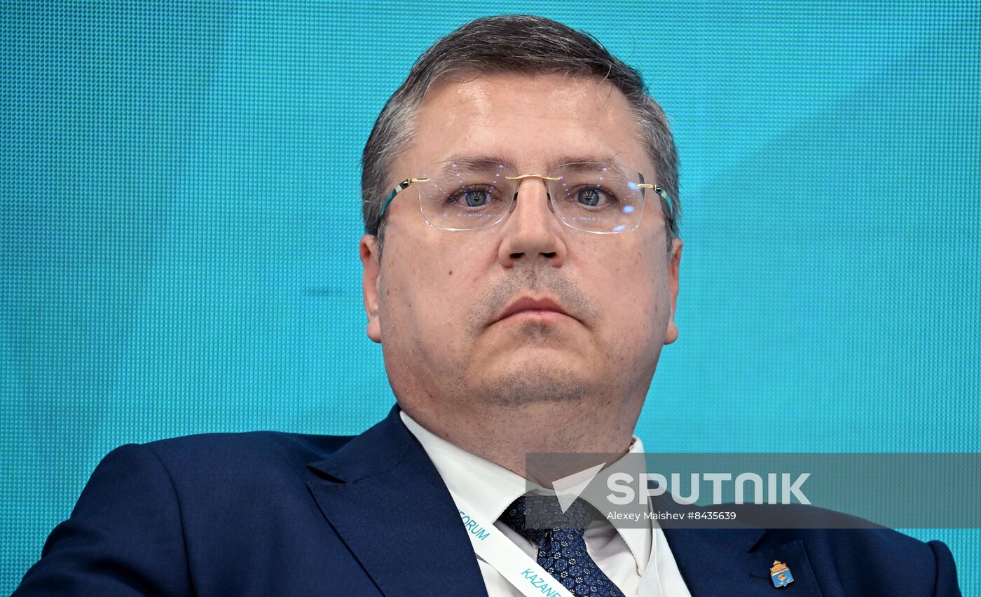 KAZANFORUM 2023. Intersectoral cooperation "logistics-production-trade" as a tool for expending foreign trade relations