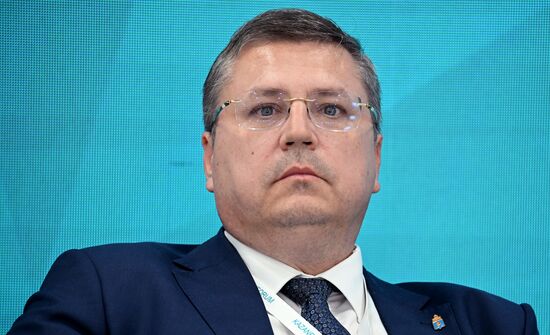 Denis Afanasyev, Deputy Chairperson of the Government of Astrakhan Region, at the session, Intersectoral cooperation "logistics-production-trade" as a tool for expending foreign trade relations, held as part of the 14th Russia - Islamic World: KazanForum International Economic Forum. Crediting the source is mandatory when using the photo. Location: Russia, Republic of Tatarstan, Kazan. Author: Alexey Maishev/ANO “Directorate for Sports and Social Projects”. KAZANFORUM 2023. Intersectoral cooperation "logistics-production-trade" as a tool for expending foreign trade relations