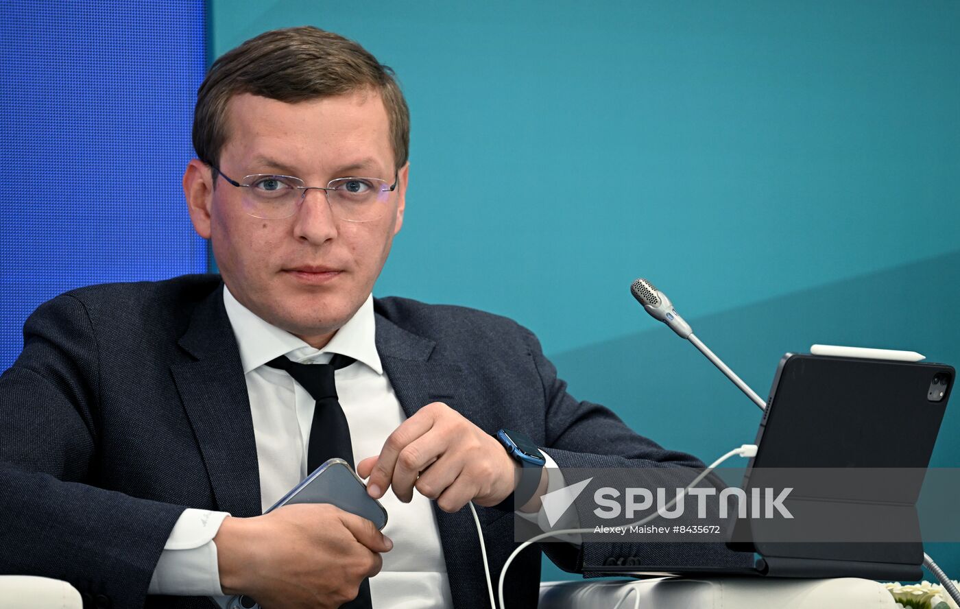 KAZANFORUM 2023. Intersectoral cooperation "logistics-production-trade" as a tool for expending foreign trade relations