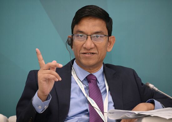 Dr. Abdul Rahman Mohamed, Vice-Chancellor of the Universiti Sains Malaysia, at the University Technological Entrepreneurship as a Driver of Regional Economic Development session held as part of the 14th Russia - Islamic World: KazanForum International Economic Forum. Crediting the source is mandatory when using the photo. Location: Russia, Republic of Tatarstan, Kazan. Author: Vladimir Astapkovich/ANO “Directorate for Sports and Social Projects”. KAZANFORUM 2023. University technological entrepreneurship as a driver of regional economic development