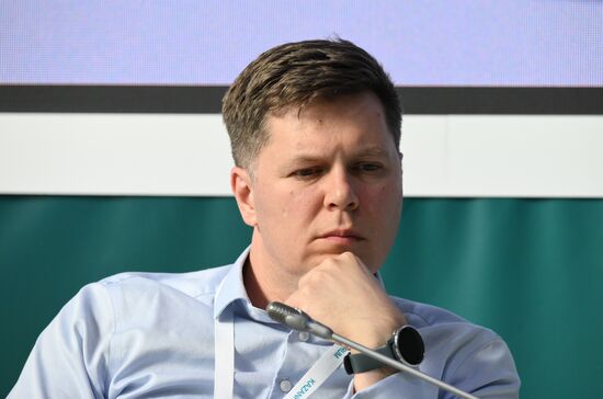 Evgeny Khokhlunov, Deputy Director of National Strategic Projects at Yandex, Yandex Cloud, at the session on The Sustainable Transformation of Companies and Communities in the Global Challenges of the 21st Century as part of the XIV International Economic Forum RUSSIA — ISLAMIC WORLD: KAZANFORUM 2023. Crediting the source is mandatory when using the photo. Location: Russia, Republic of Tatarstan, Kazan. Author: Ilya Pitalev/ANO “Directorate for Sports and Social Projects”. KAZANFORUM 2023. The Sustainable Transformation of Companies and Communities in the Global Challenges of the 21st Century