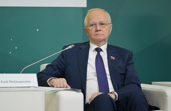 Farit Mukhametshin, Deputy Chair of the Russia – Islamic World Strategic Vision Group, Deputy Chair of the Federation Council Committee on Foreign Affairs, at the session on Russia and the Islamic World: Media Cooperation for Sustainable Development and Economic Prosperity as part of the XIV International Economic Forum RUSSIA — ISLAMIC WORLD: KAZANFORUM 2023. Crediting the source is mandatory when using the photo. Location: Russia, Republic of Tatarstan, Kazan. Author: Alexandr Kryazhev/ANO “Directorate for Sports and Social Projects”. KAZANFORUM 2023. Russia and the Islamic World: Media Cooperation for Sustainable Development and Economic Prosperity