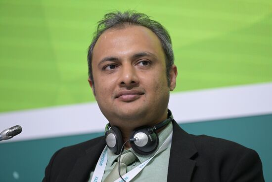 Yunus Inayat, Director of International Relations and Strategic Development, Union of OIC News Agencies, at the session on Russia and the Islamic World: Media Cooperation for Sustainable Development and Economic Prosperity as part of the XIV International Economic Forum RUSSIA — ISLAMIC WORLD: KAZANFORUM 2023. Crediting the source is mandatory when using the photo. Location: Russia, Republic of Tatarstan, Kazan. Author: Alexandr Kryazhev/ANO “Directorate for Sports and Social Projects”. KAZANFORUM 2023. Russia and the Islamic World: Media Cooperation for Sustainable Development and Economic Prosperity