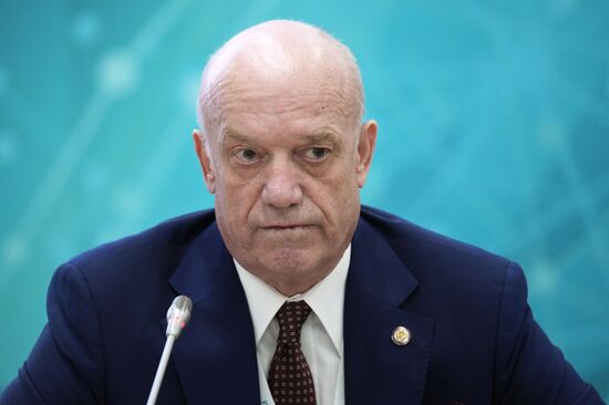 KAZANFORUM 2023. Features of Negotiating in the OIC Countries: Protocol, Etiquette, Culture