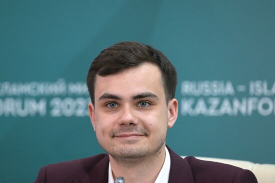 Andrey Mikhalev, General Director of Mikhalev Production Center, at a press conference on the promotion of national heroes held as part of the 14th Russia - Islamic World: KazanForum International Economic Forum. Crediting the source is mandatory when using the photo. Location: Russia, Republic of Tatarstan, Kazan. Author: Evgeny Biyatov/ANO “Directorate for Sports and Social Projects”. KAZANFORUM 2023. Press conference on the promotion of national heroes