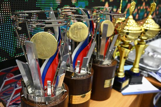 Awards for competitors in the Golden Puck ice hockey tournament during the 14th Russia - Islamic World: KazanForum International Economic Forum. Crediting the source is mandatory when using the photo. Location: Russia, Republic of Tatarstan, Kazan. Author: Ramil Sitdikov/ANO “Directorate for Sports and Social Projects”. KAZANFORUM 2023. Golden Puck tournament