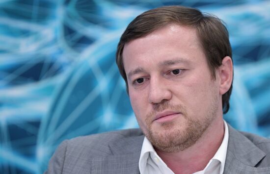 Deputy Head of the Moscow Department of Investment and Industrial Policy Emil Petrosyan, at the session, Presentation of investment prospects of Russian regions for partners from the OIC member states, held as part of the 14th Russia - Islamic World: KazanForum International Economic Forum. Crediting the source is mandatory when using the photo. Location: Russia, Republic of Tatarstan, Kazan. Author: Pavel Lisitsyn/ANO “Directorate for Sports and Social Projects”. KAZANFORUM 2023. Presentation of investment prospects of Russian regions for partners from the OIC member states