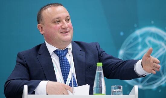 First Deputy Prime Minister - Minister of Economic Development and Investment Policy of the Republic of Bashkortostan Rustam Muratov at the session, Presentation of investment prospects of Russian regions for partners from the OIC member states, held as part of the 14th Russia - Islamic World: KazanForum International Economic Forum. Crediting the source is mandatory when using the photo. Location: Russia, Republic of Tatarstan, Kazan. Author: Pavel Lisitsyn/ANO “Directorate for Sports and Social Projects”. KAZANFORUM 2023. Presentation of investment prospects of Russian regions for partners from the OIC member states