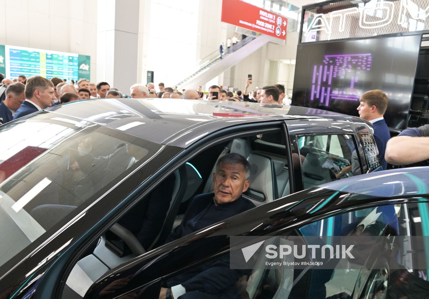 Head of Republic of Tatarstan Rustam Minnikhanov visits KAZANFORUM 2023