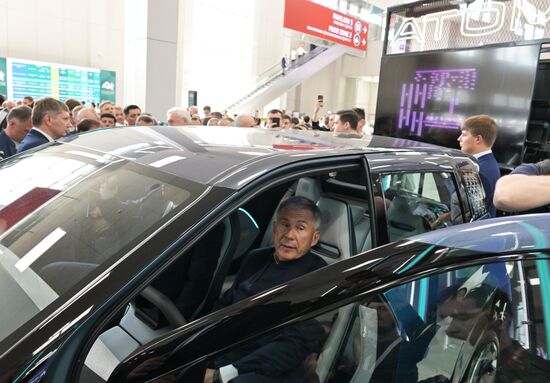 Head of the Republic of Tatarstan Rustam Minnikhanov visits the 14th Russia - Islamic World: KazanForum International Economic Forum. Crediting the source is mandatory when using the photo. Location: Russia, Republic of Tatarstan, Kazan. Author: Evgeny Biyatov/ANO “Directorate for Sports and Social Projects”. Head of Republic of Tatarstan Rustam Minnikhanov visits KAZANFORUM 2023