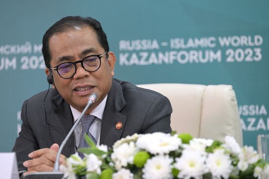 KAZANFORUM 2023. News conference on the results the Russia-Malaysia roundtable discussion