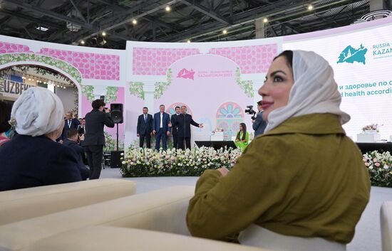 Head of Republic of Tatarstan Rustam Minnikhanov visits KAZANFORUM 2023