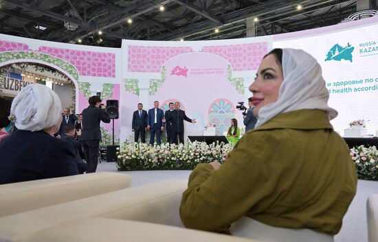 Head of the Republic of Tatarstan Rustam Minnikhanov visits the 14th Russia - Islamic World: KazanForum International Economic Forum. Crediting the source is mandatory when using the photo. Location: Russia, Republic of Tatarstan, Kazan. Author: Evgeny Biyatov/ANO “Directorate for Sports and Social Projects”. Head of Republic of Tatarstan Rustam Minnikhanov visits KAZANFORUM 2023