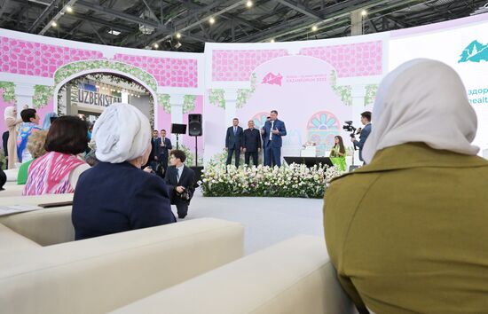 Head of the Republic of Tatarstan Rustam Minnikhanov visits the 14th Russia - Islamic World: KazanForum International Economic Forum. Crediting the source is mandatory when using the photo. Location: Russia, Republic of Tatarstan, Kazan. Author: Evgeny Biyatov/ANO “Directorate for Sports and Social Projects”. Head of Republic of Tatarstan Rustam Minnikhanov visits KAZANFORUM 2023