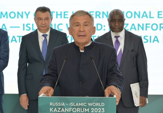 Head of Republic of Tatarstan Rustam Minnikhanov visits KAZANFORUM 2023