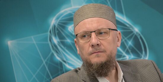 President, Member of the Presidium of the Association of Muslim Entrepreneurs of the Russian Federation Aidar Shagimardanov, at the session, Russia – Countries of the Muslim World in the New Matrix of International Economic Relations, held as part of the 14th Russia - Islamic World: KazanForum International Economic Forum. Crediting the source is mandatory when using the photo. Location: Russia, Republic of Tatarstan, Kazan. Author: Vladimir Astapkovich/ANO “Directorate for Sports and Social Projects”. KAZANFORUM 2023. Russia – Countries of Muslim World in New Matrix of International Economic Relations