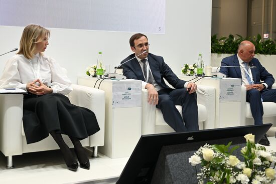 KAZANFORUM 2023. Electronic industry in the context of global challenges: prospects and ways of cooperation in the OIC countries