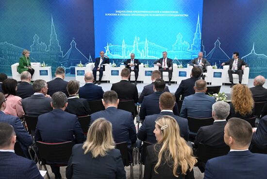 Participants in the session, Protection of Rights of Entrepreneurs and Investors in Russia and OIC Countries, held as part of the 14th Russia - Islamic World: KazanForum International Economic Forum. Photos may be used as stated in the media bank section concerning the forum. Location: Russia, Republic of Tatarstan, Kazan. Author: Evgeny Biyatov/ANO “Directorate for Sports and Social Projects”. KAZANFORUM 2023. Protection of Rights of Entrepreneurs and Investors in Russia and OIC Countries