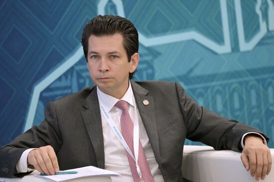 Farid Abdulganiev, Commissioner at the Rais of the Republic of Tatarstan for the protection of the rights
of entrepreneurs – aide to the Rais of the Republic of Tatarstan, at the session, Protection of Rights of Entrepreneurs and Investors in Russia and OIC Countries, held as part of the 14th Russia - Islamic World: KazanForum International Economic Forum. Photos may be used as stated in the media bank section concerning the forum. Location: Russia, Republic of Tatarstan, Kazan. Author: Evgeny Biyatov/ANO “Directorate for Sports and Social Projects”. KAZANFORUM 2023. Protection of Rights of Entrepreneurs and Investors in Russia and OIC Countries