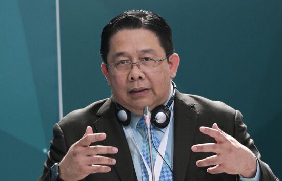 Sirajuddin Suhaimi, Deputy Director General of the Halal Certification Department of the Department of Islamic Development of Malaysia JAKIM, at the Drivers for the development of Russian AIC export: Halal products session held as part of the 14th Russia - Islamic World: KazanForum International Economic Forum. Photos may be used subject to the terms in the forum-specific section of the media bank. Location: Russia, Republic of Tatarstan, Kazan. Author: Alexey Nikolskiy/ANO “Directorate for Sports and Social Projects”. KAZANFORUM 2023. Drivers for the development of Russian AIC export: Halal products